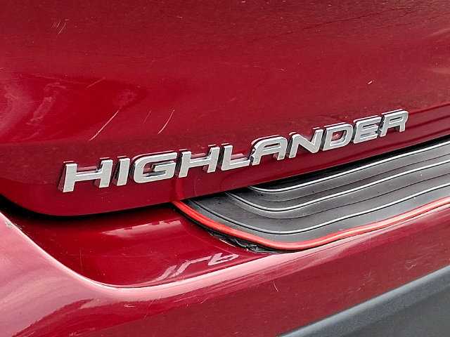 Used 2022 Toyota Highlander XLE AWD/4WD image 18