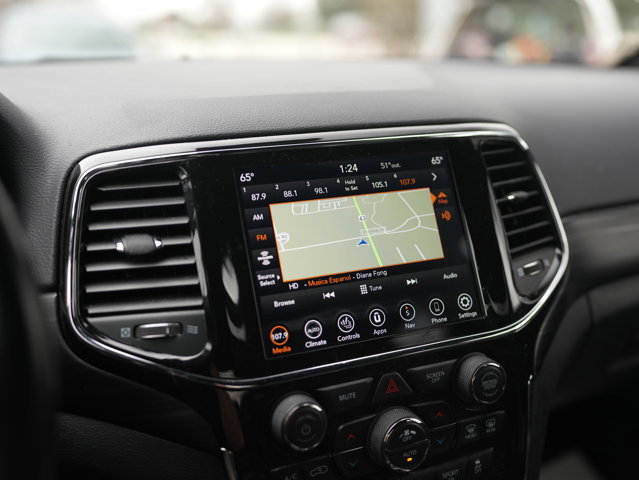 Used 2022 Jeep Grand Cherokee Laredo X AWD/4WD image 14