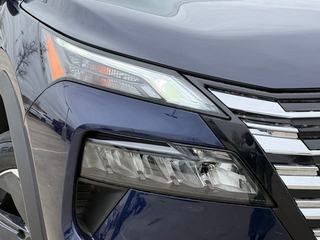 Used 2026 Nissan Rogue SV image 3