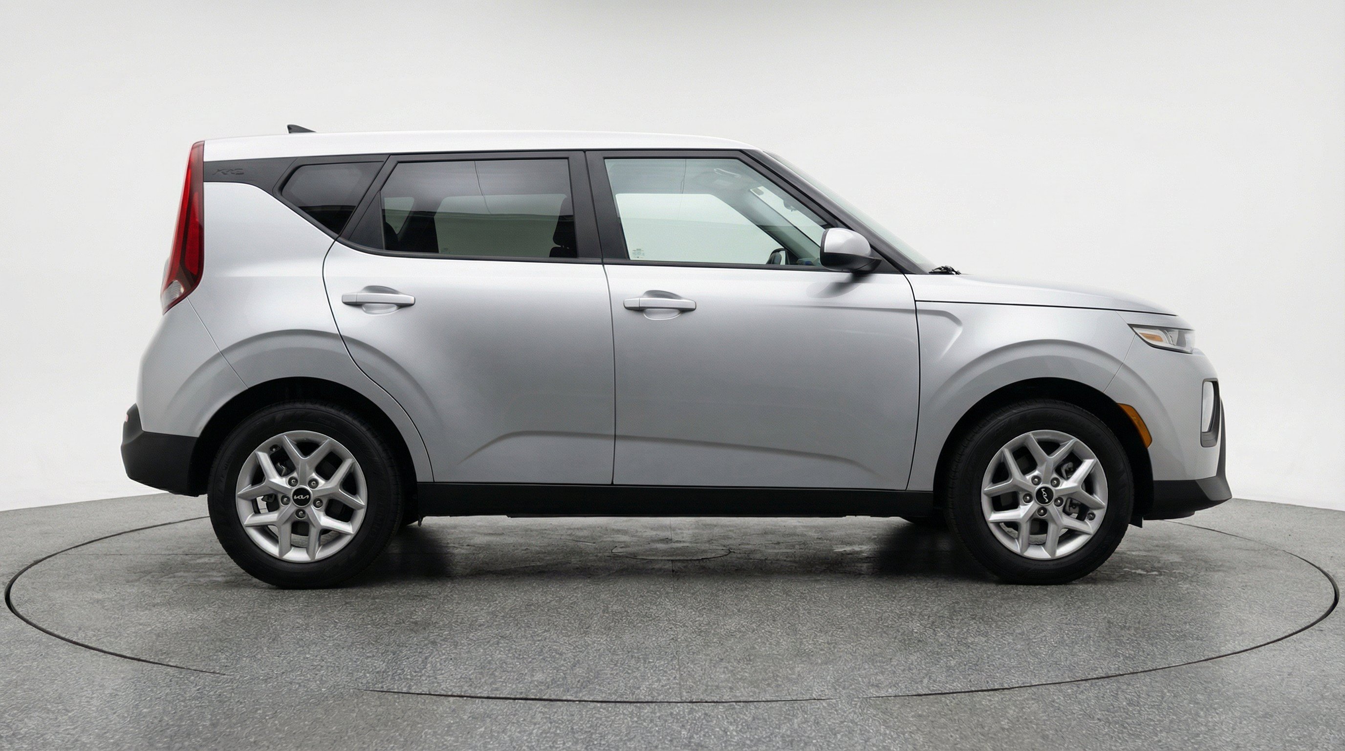 Used 2025 Kia Soul LX w/ LX Technology Package FWD image 11