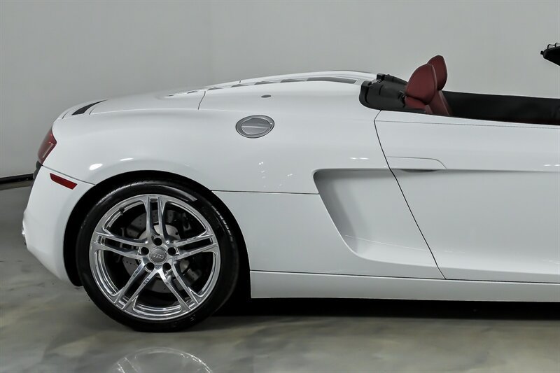 Used 2011 Audi R8 V8 AWD/4WD image 13