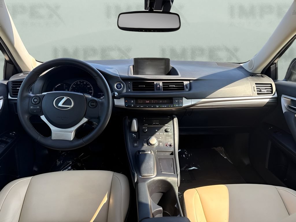Used 2015 Lexus CT 200h w/ Navigation Package FWD image 13