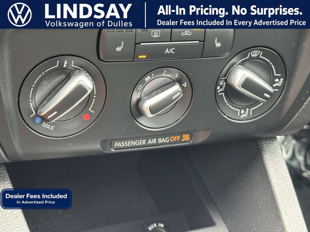 Used 2013 Volkswagen Jetta SE FWD image 17