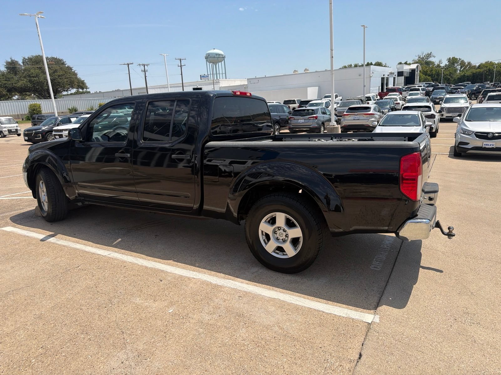 Used 2008 Nissan Frontier SE w/ SE Value Truck Pkg RWD image 2