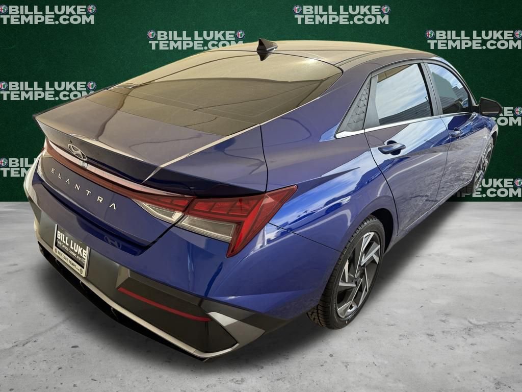 Used 2024 Hyundai Elantra SEL w/ Convenience Package FWD image 5