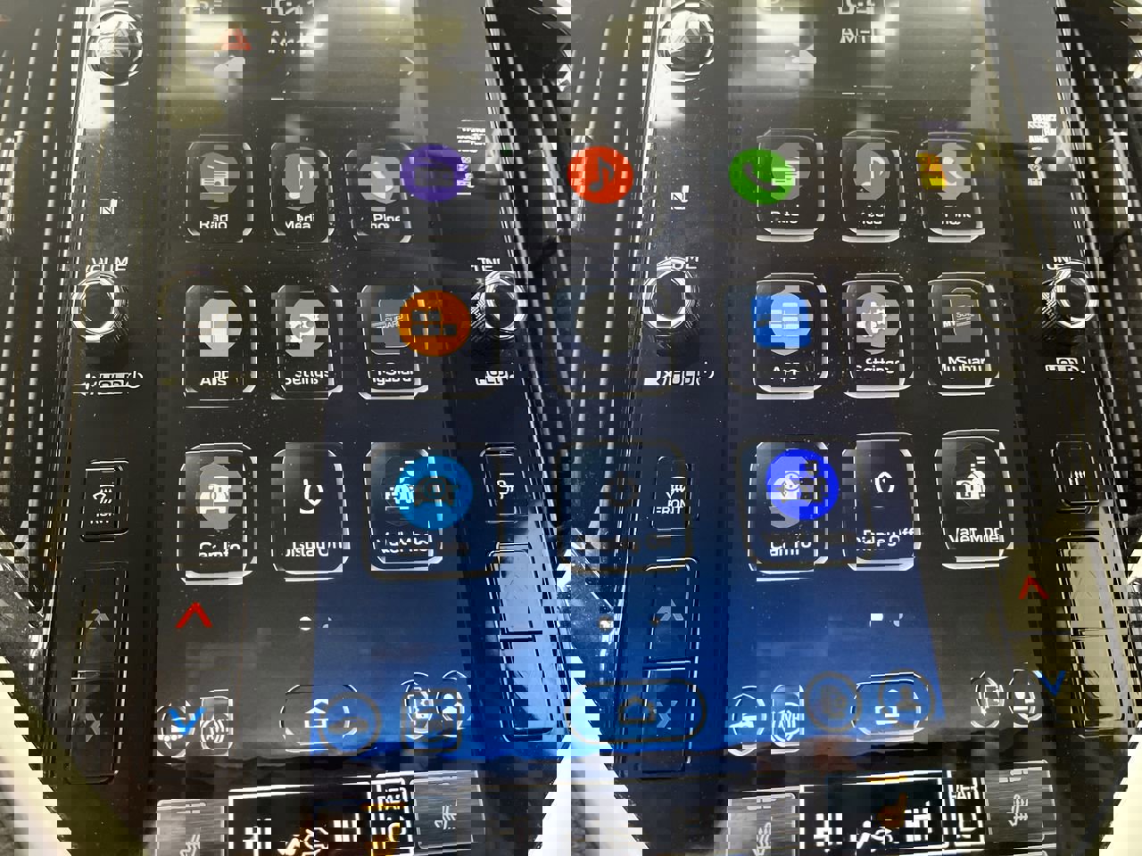 Used 2023 Subaru Ascent Premium w/ Convenience Package image 18