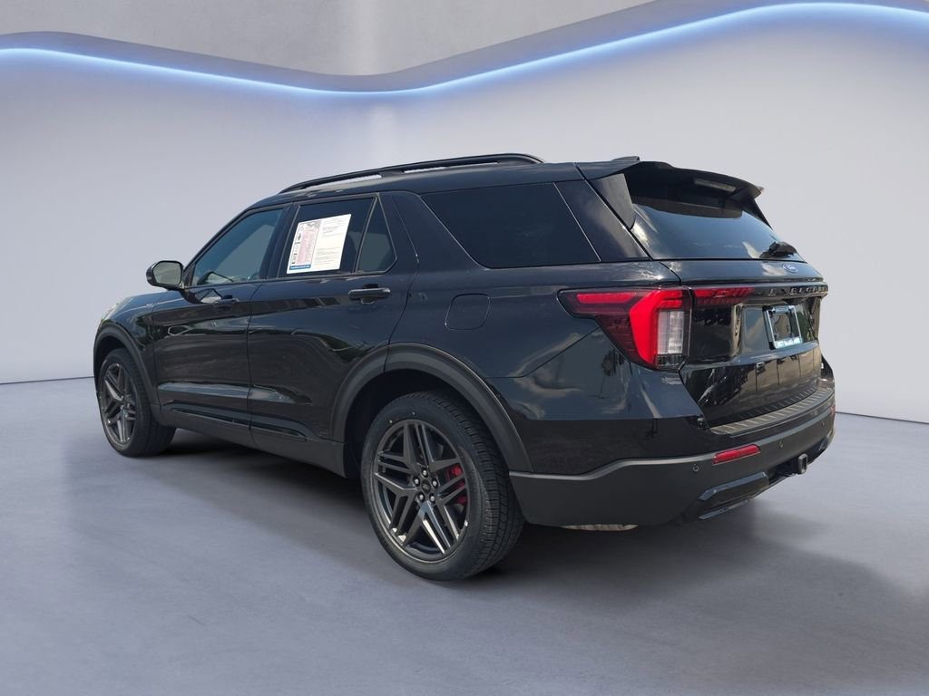 Used 2025 Ford Explorer ST-Line w/ ST-Line Street Pack AWD/4WD image 3