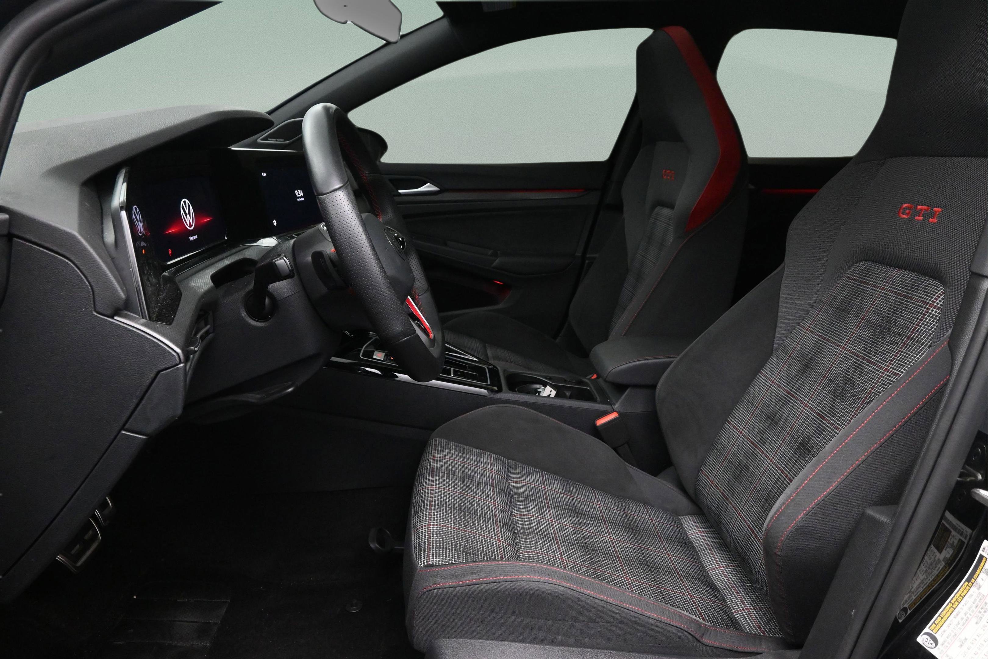 Used 2024 Volkswagen GTI SE FWD image 15