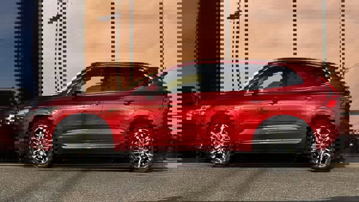 Used 2019 Volvo XC60 T5 Momentum w/ Advanced Package image 6