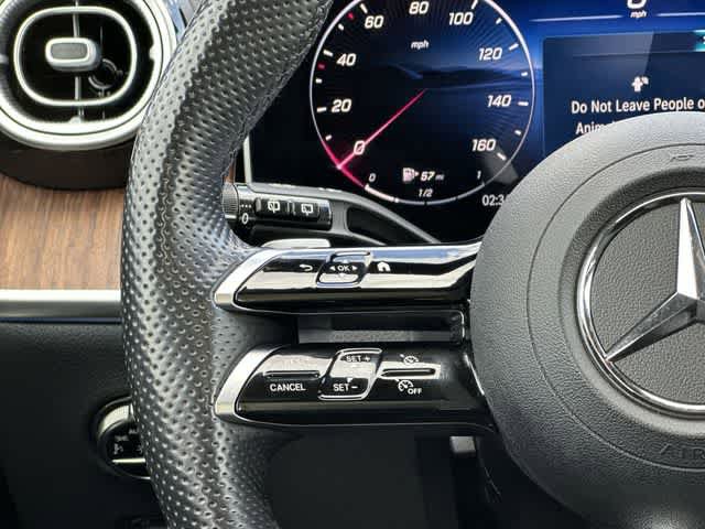 Used 2025 Mercedes-Benz GLC 300 4MATIC image 8