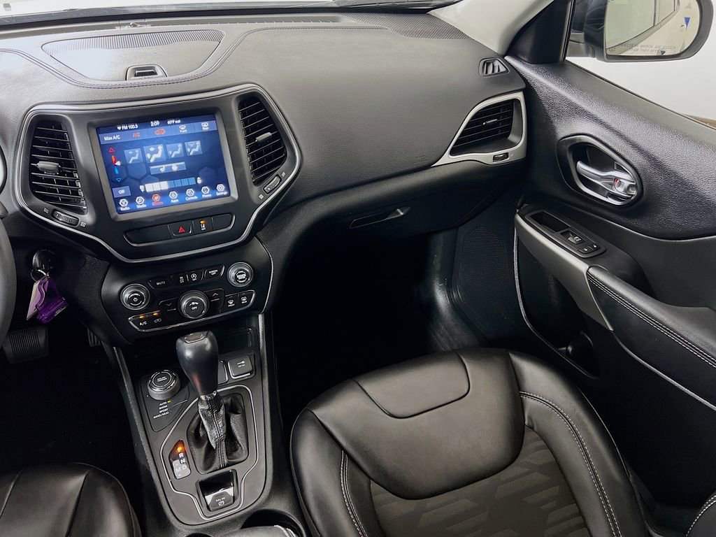 Used 2022 Jeep Cherokee Latitude image 23