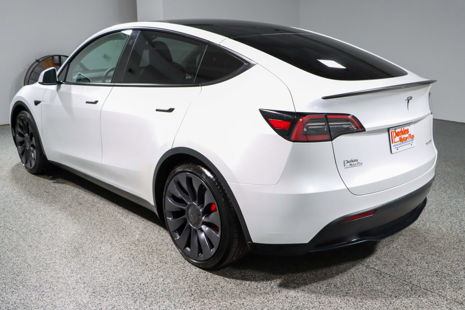 Used 2023 Tesla Model Y Performance image 9
