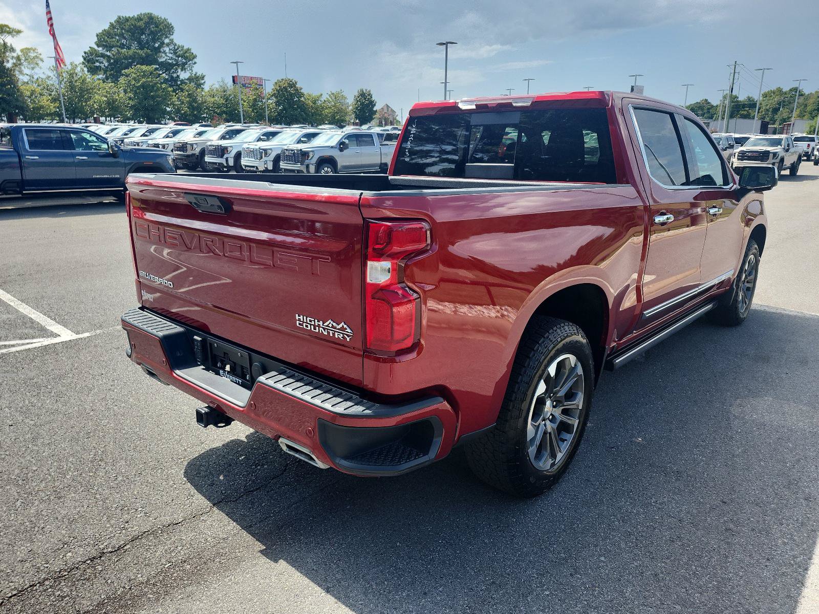 Used 2025 Chevrolet Silverado 1500 High Country AWD/4WD image 3