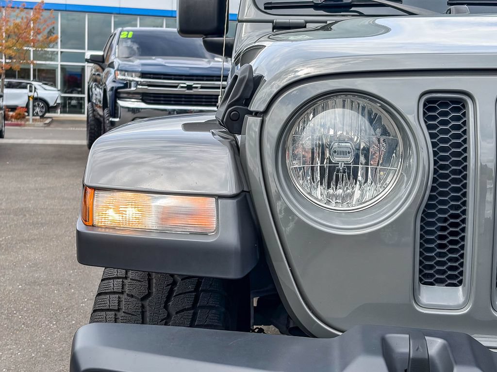 Used 2019 Jeep Wrangler Unlimited Sahara AWD/4WD image 7