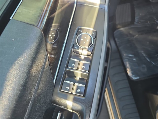 Used 2022 Ford F150 Lariat image 14