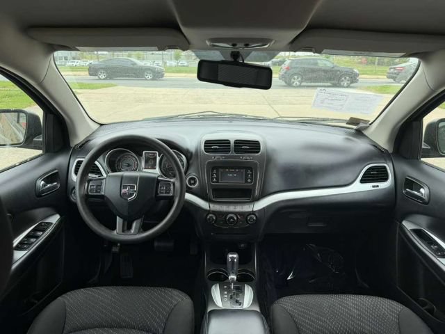 Used 2018 Dodge Journey SE w/ Blacktop Package FWD image 11