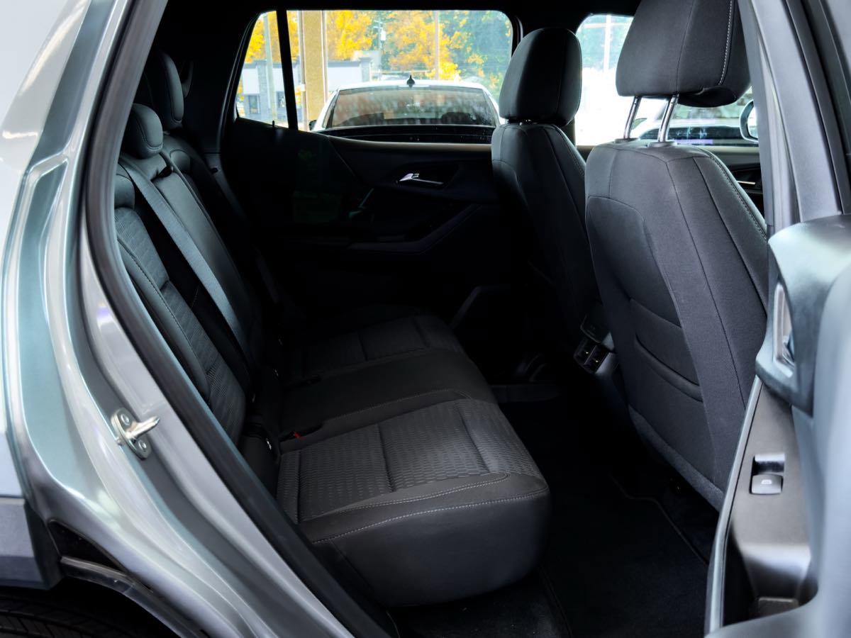 Used 2025 Chevrolet Equinox LT image 34