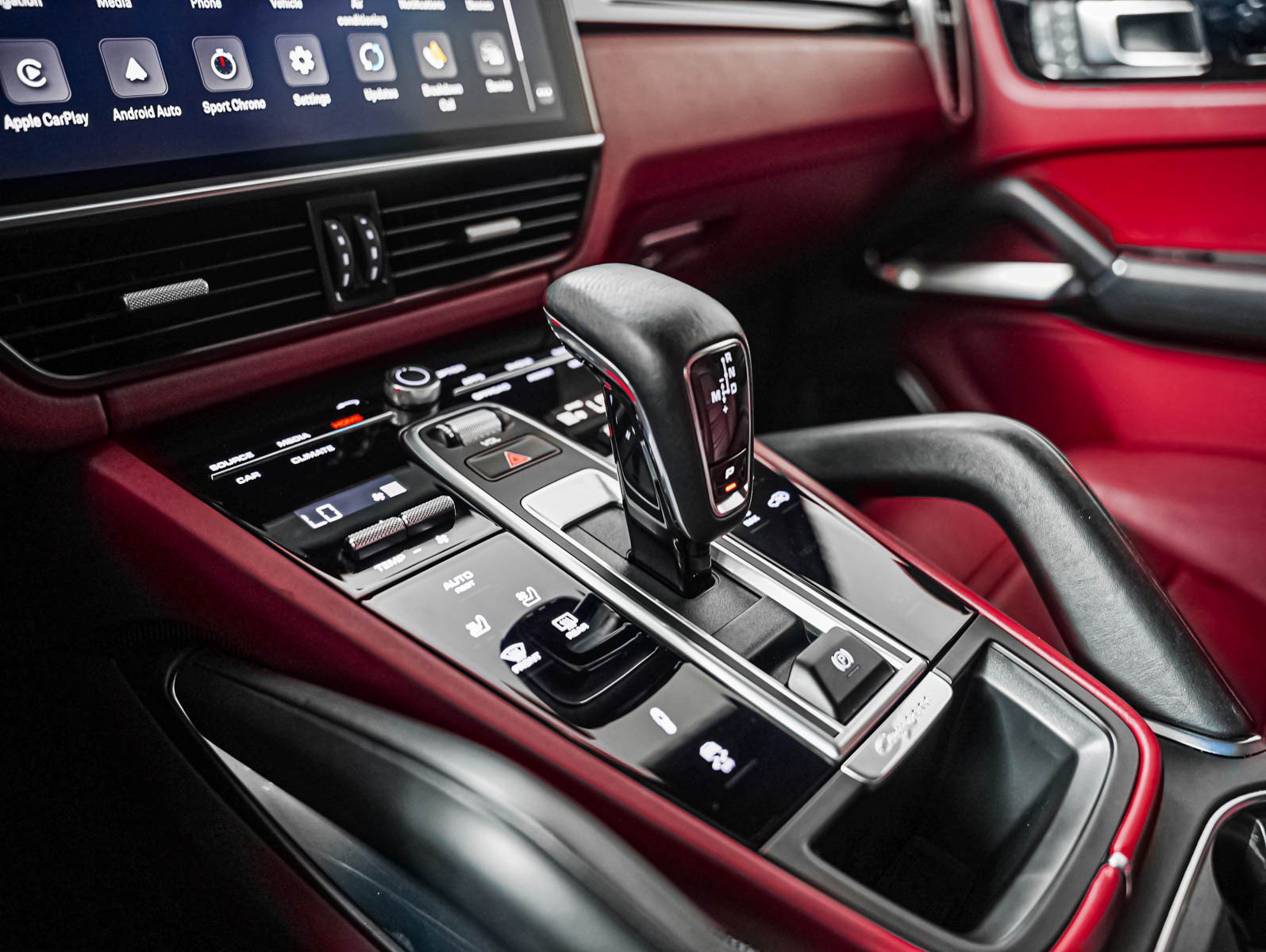 Certified 2023 Porsche Cayenne Turbo AWD/4WD image 19