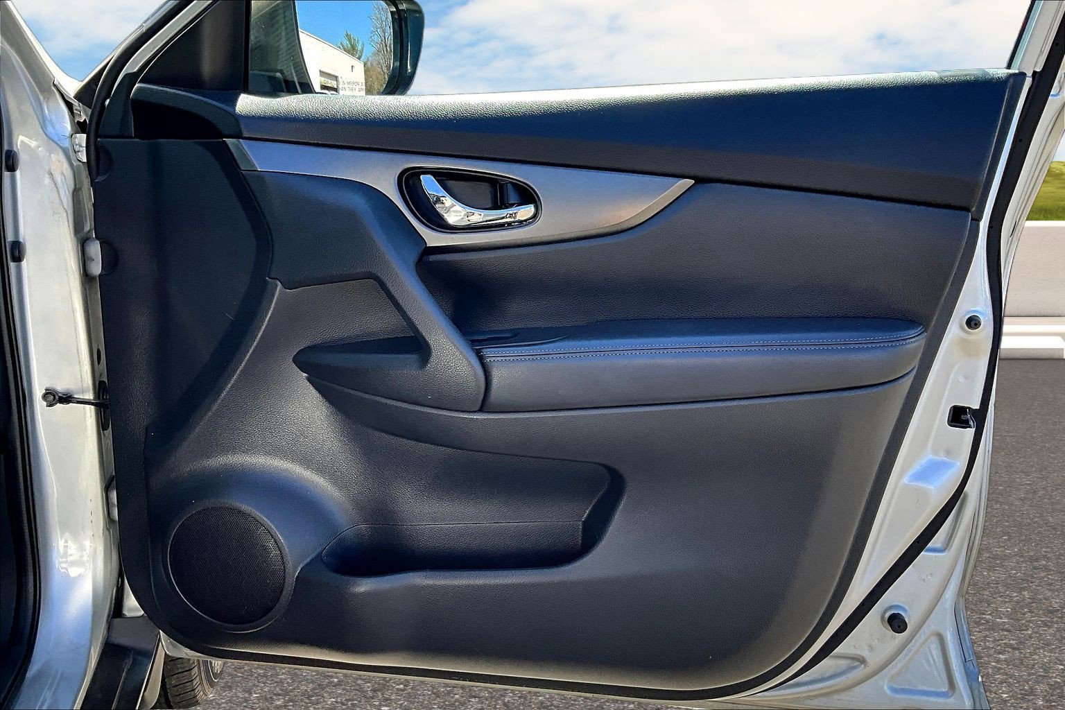 Used 2016 Nissan Rogue S image 20