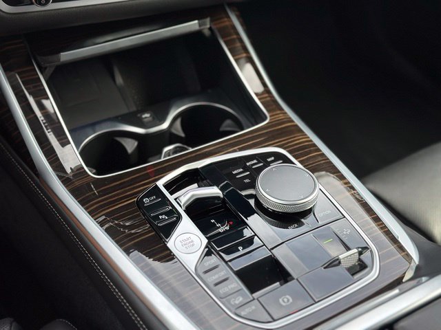 Used 2026 BMW X7 xDrive40i AWD/4WD image 15