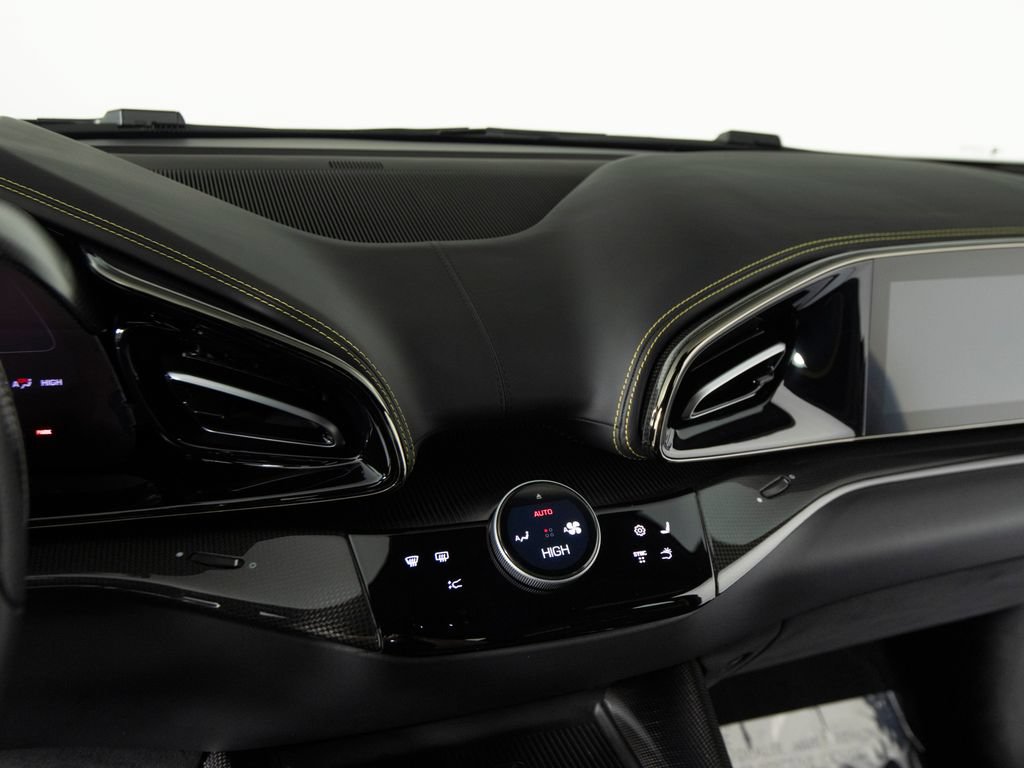 Used 2025 Ferrari Purosangue AWD/4WD image 19