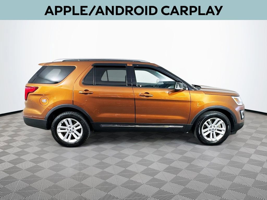 Used 2017 Ford Explorer XLT w/ Equipment Group 202A image 4