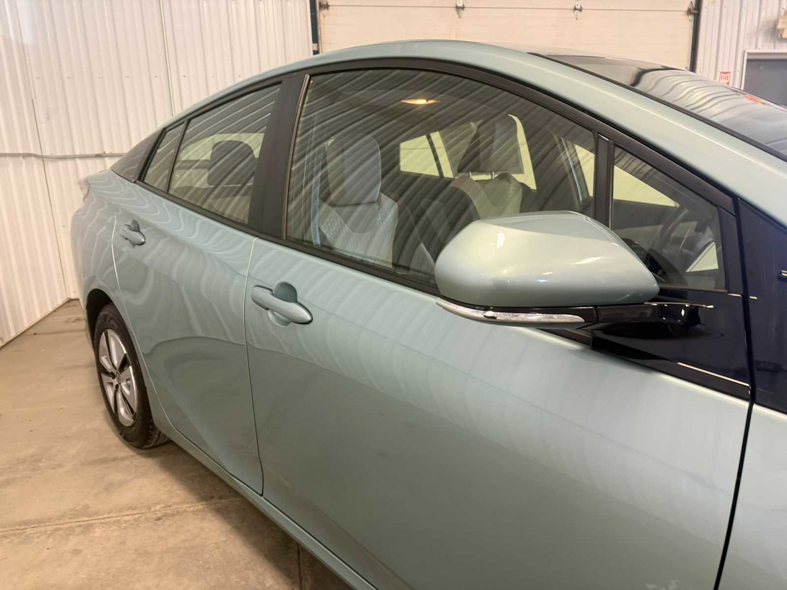 Used 2017 Toyota Prius Three w/ Advanced Technology Package FWD image 10