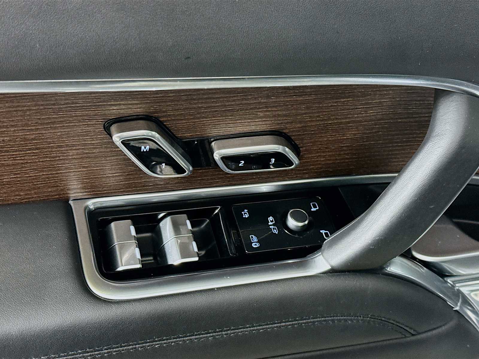 Used 2024 Land Rover Range Rover SE image 19