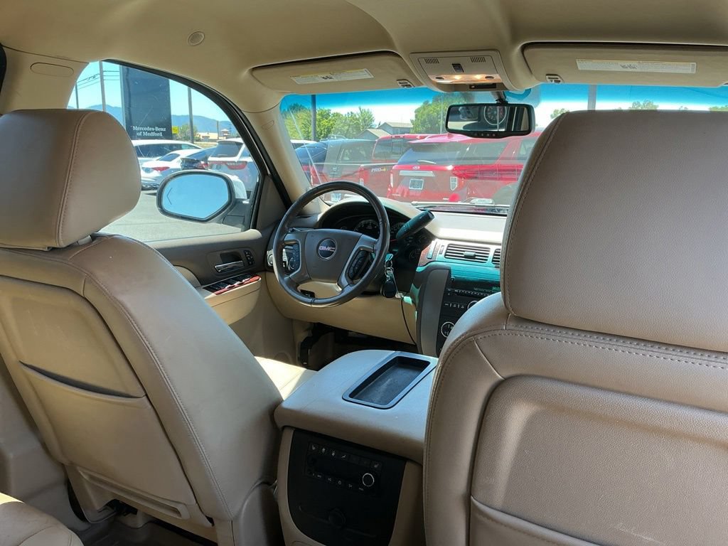 Used 2013 GMC Yukon SLT w/ SLT-2 Equipment Package AWD/4WD image 24