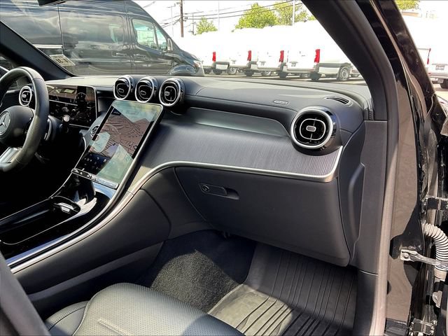 Used 2026 Mercedes-Benz GLC 300 4MATIC image 28