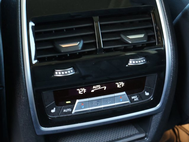 Used 2020 BMW X7 xDrive40i w/ Premium Package AWD/4WD image 24