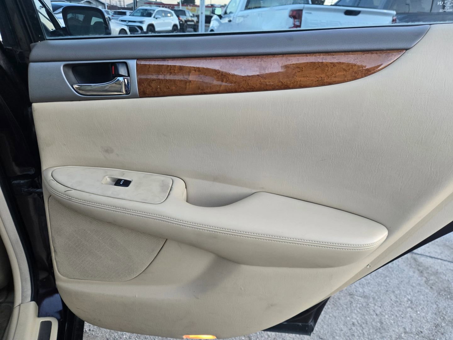 Used 2005 Lexus ES 330 FWD image 16