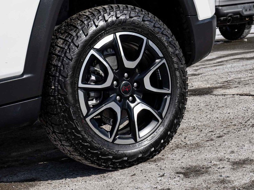 Used 2025 Jeep Compass Trailhawk image 8