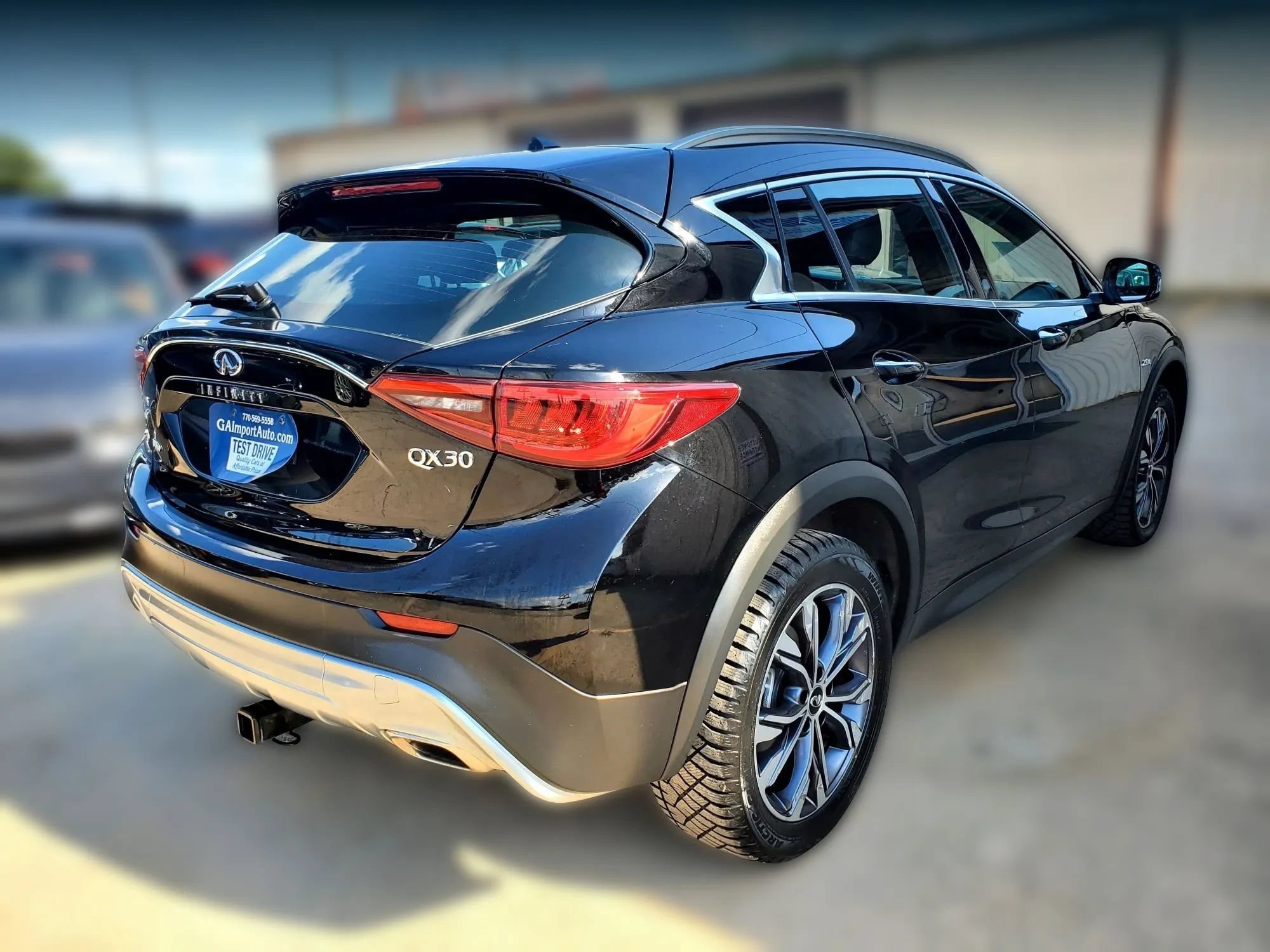 Used 2017 INFINITI QX30 AWD image 14