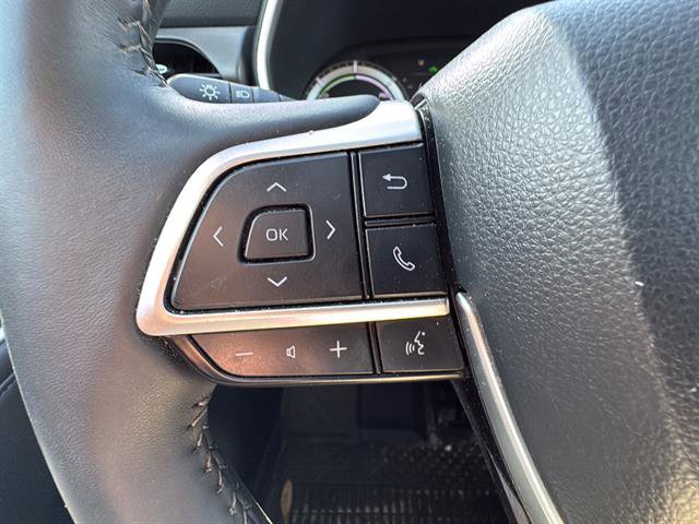 Used 2024 Toyota Highlander XLE image 19