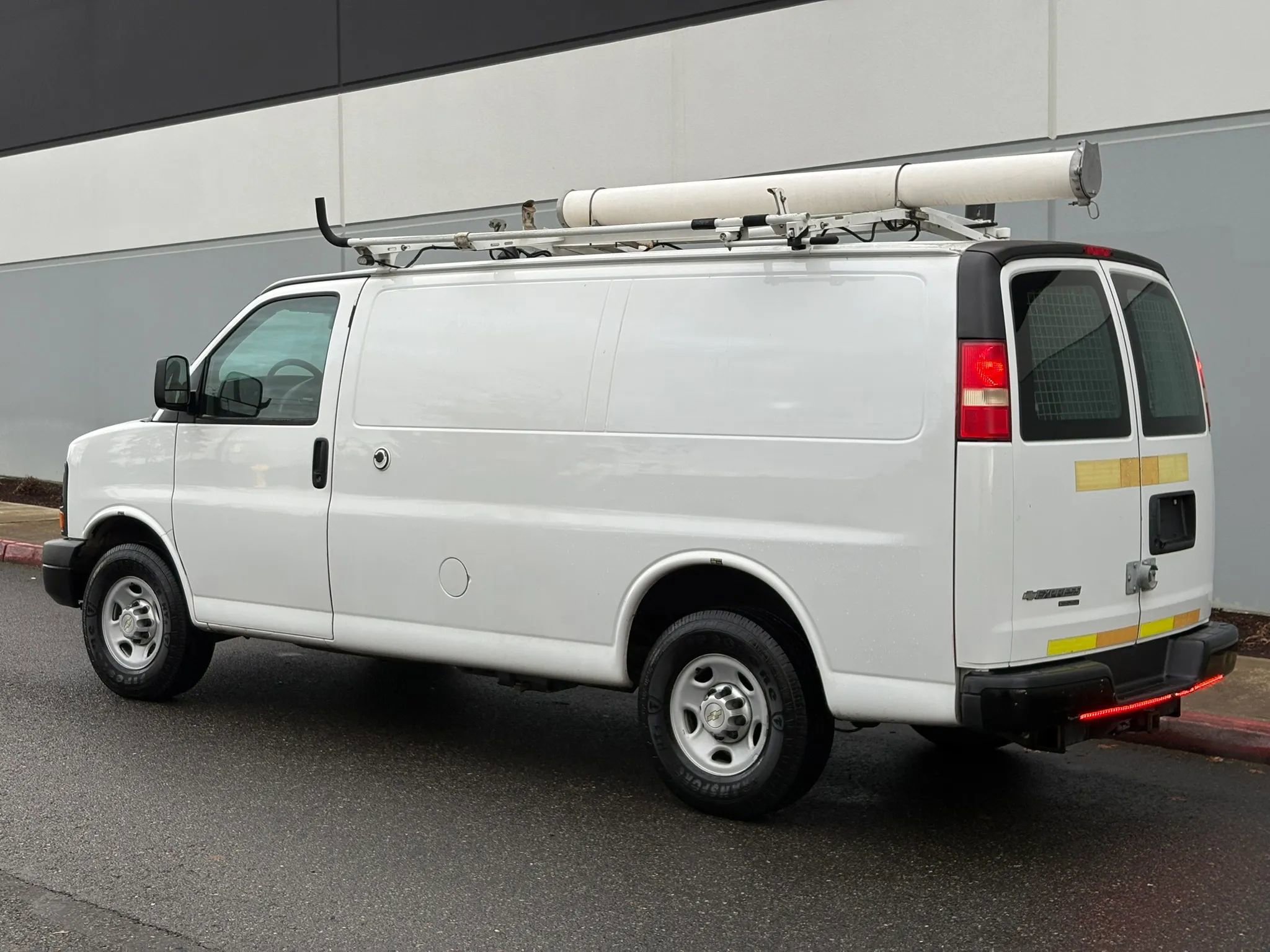Used 2013 Chevrolet Express 2500 RWD image 4
