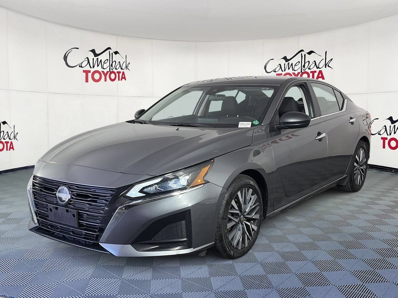 Used 2025 Nissan Altima 2.5 SV FWD image 4