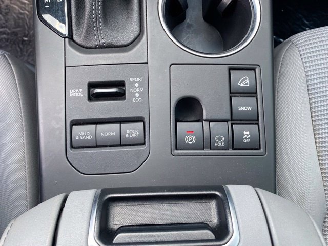 Used 2023 Toyota Highlander L AWD/4WD image 18