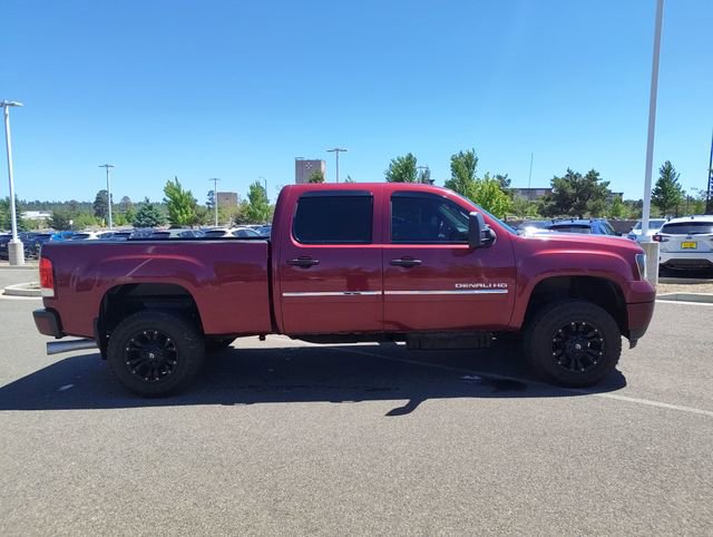 Used 2013 GMC Sierra 2500 Denali w/ Suspension Package, Off-Road AWD/4WD image 2