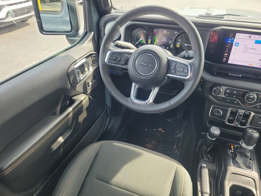 Certified 2025 Jeep Wrangler Unlimited Sahara w/ Safety Group AWD/4WD image 15