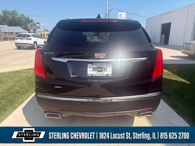 Used 2017 Cadillac XT5 Premium Luxury AWD/4WD image 4