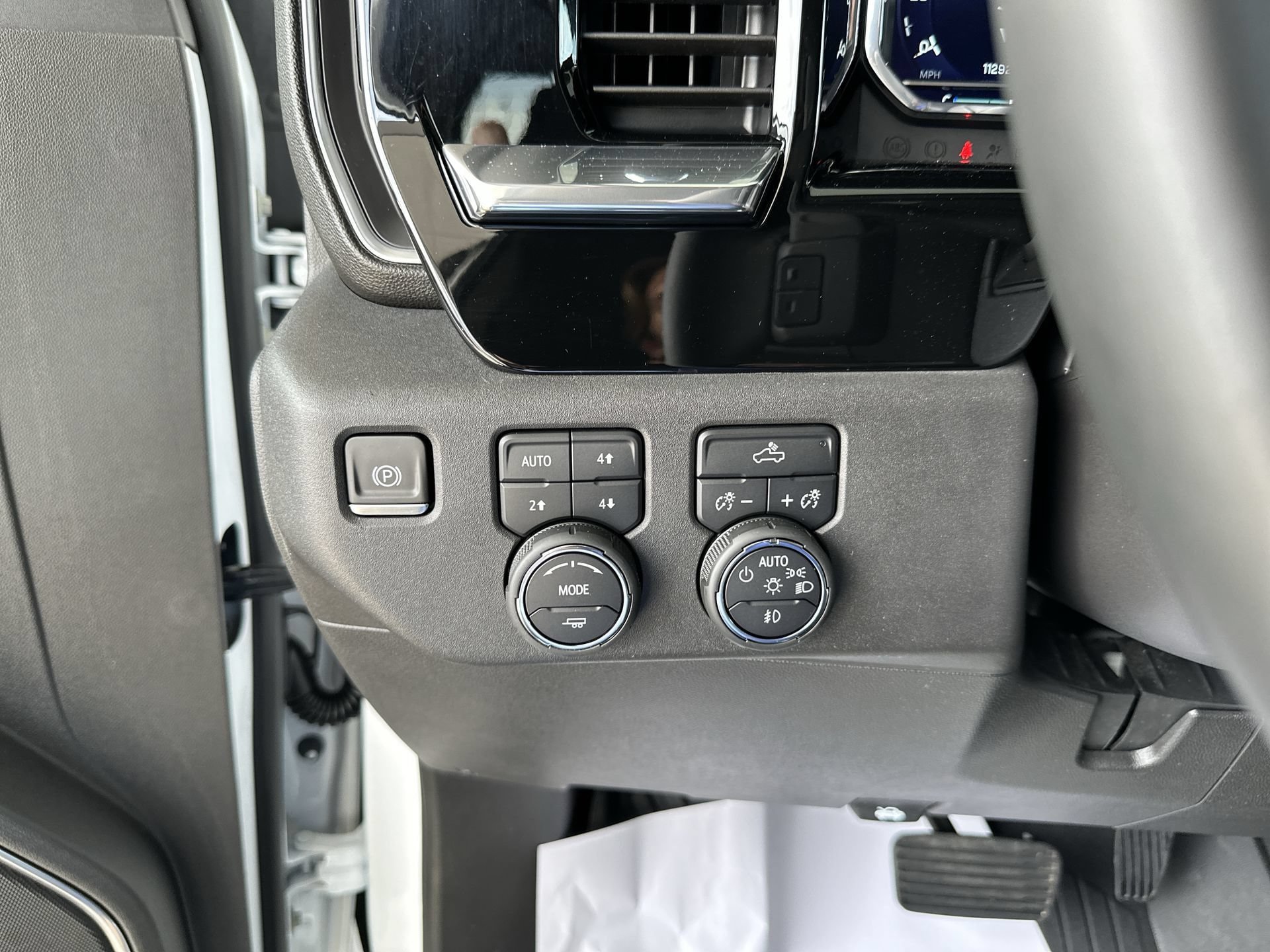 Used 2023 Chevrolet Silverado 1500 LT Trail Boss w/ Protection Package AWD/4WD image 18