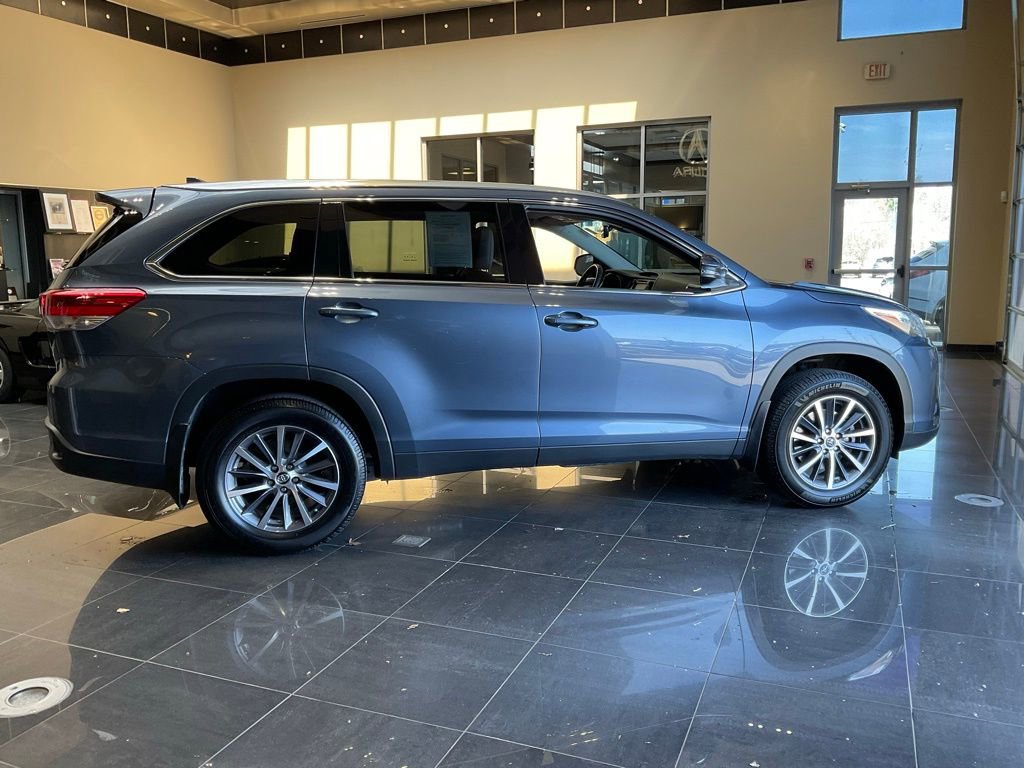 Used 2019 Toyota Highlander XLE image 7