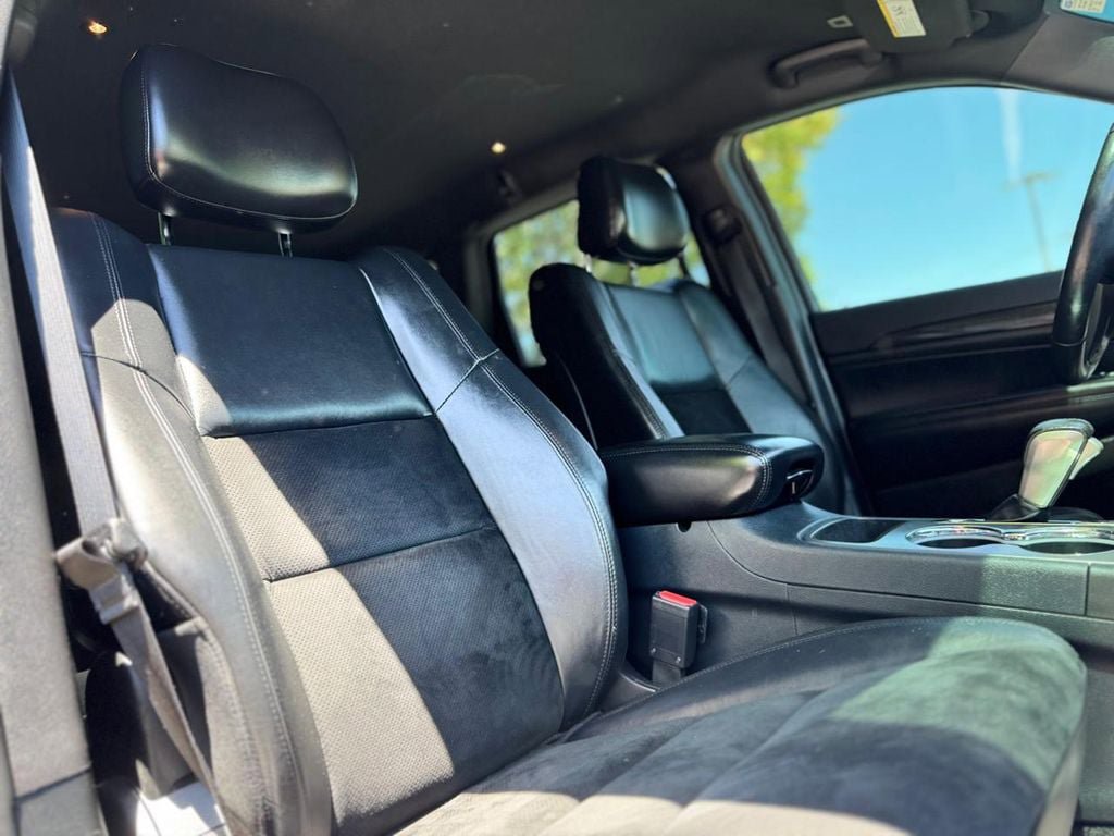 Used 2017 Jeep Grand Cherokee Altitude AWD/4WD image 28