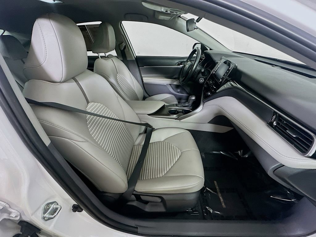 Used 2023 Toyota Camry SE image 11