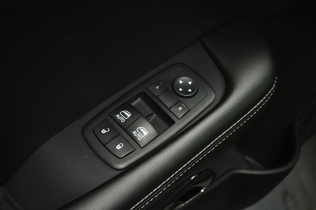 Used 2015 Dodge Challenger SRT Hellcat RWD image 44