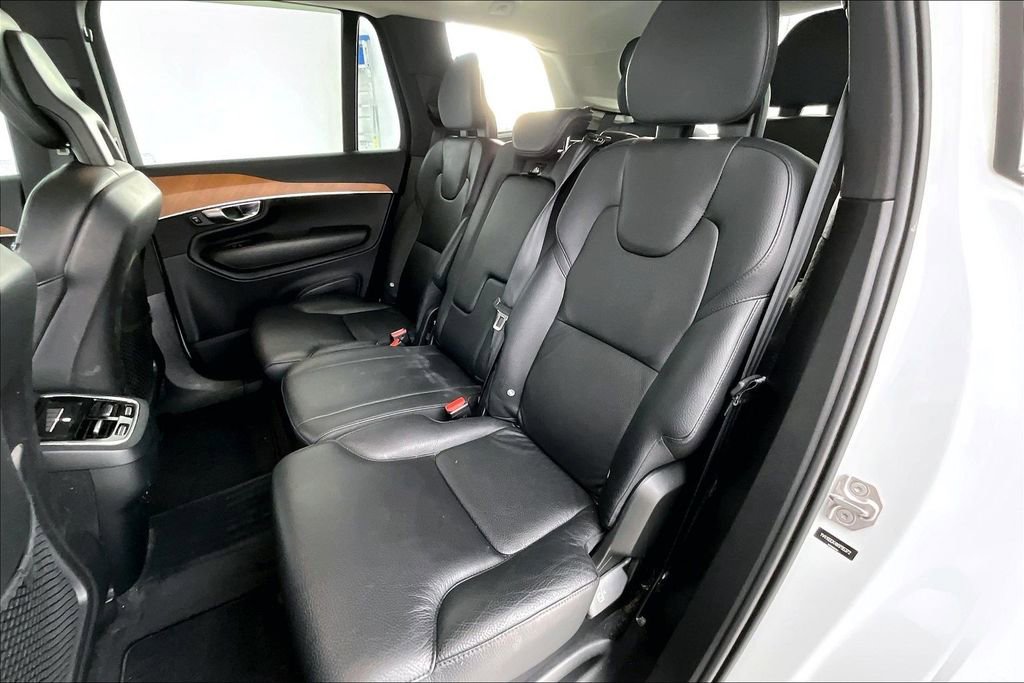 Used 2022 Volvo XC90 T5 Momentum w/ Advanced Package image 34