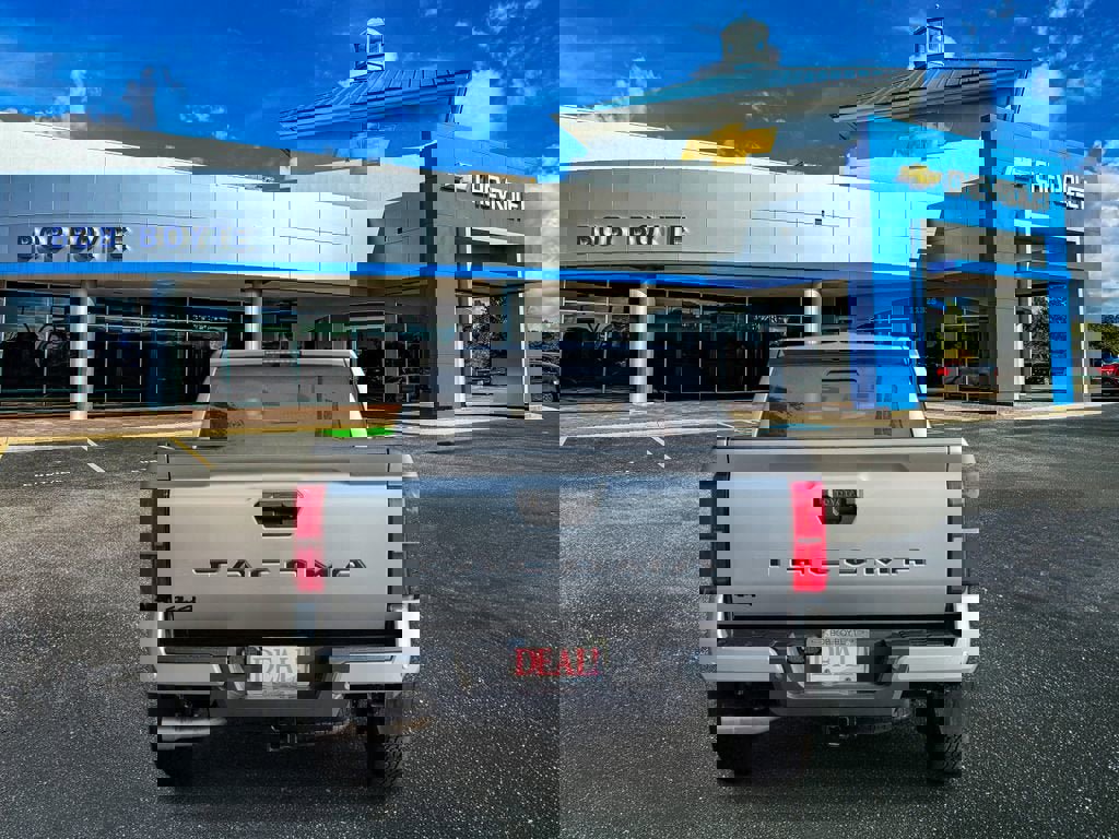 Used 2024 Toyota Tacoma TRD Off-Road w/ TRD Off Road Upgrade Package image 4