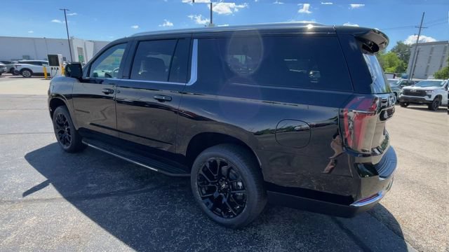 New 2026 Chevrolet Suburban LS w/ LPO, Dark Essentials Package AWD/4WD image 8