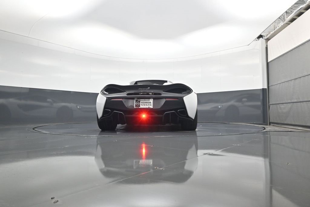 Used 2019 McLaren 570S Spider image 23